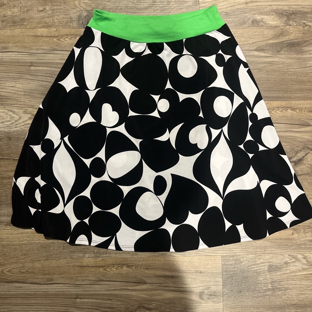Wet Seal Black and Green Knee-Length Skirt Casual